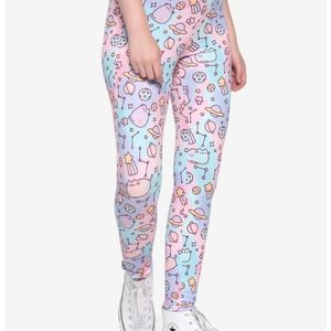 Hot Topic x Pusheen leggings